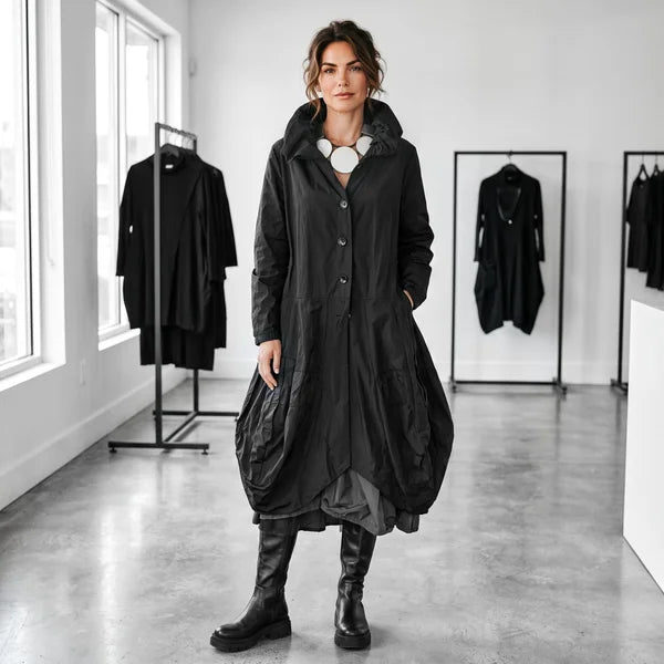 Memory-Taft Mantel in Tulpenform mit stylishen Akzenten in schwarz