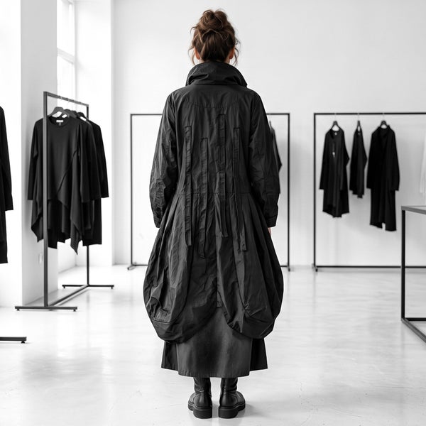 Memory-Taft Mantel in Tulpenform mit stylishen Akzenten in schwarz