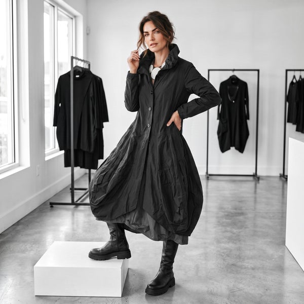Memory-Taft Mantel in Tulpenform mit stylishen Akzenten in schwarz