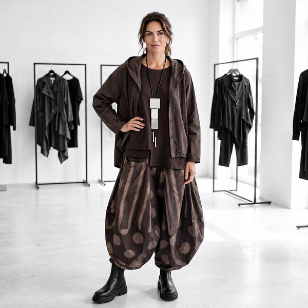 extravagante Baumwoll-Hose "stripes & dots" in schokobraun gemustert