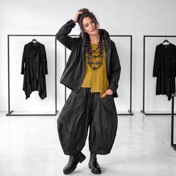 Baumwoll Blusenjacke "moonshine" mit Zipfelkapuze in schwarz